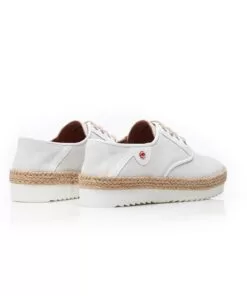 Alternative view of Fiji White